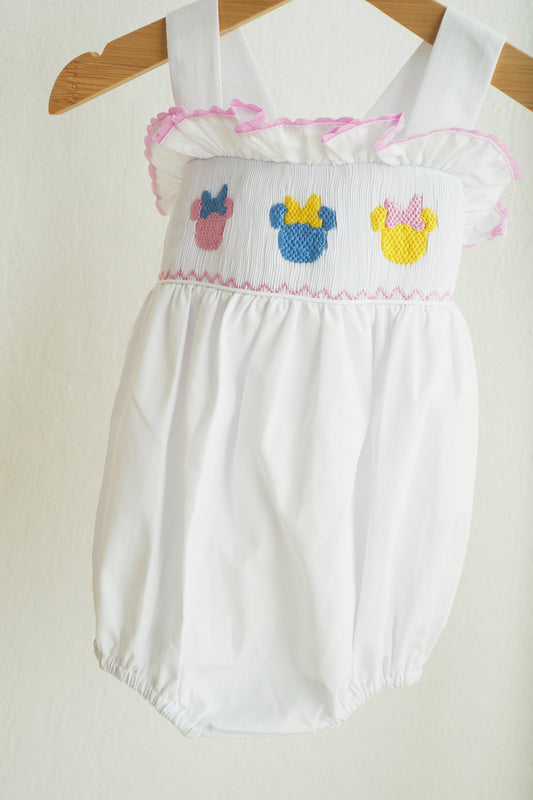 White character ruffle bubble